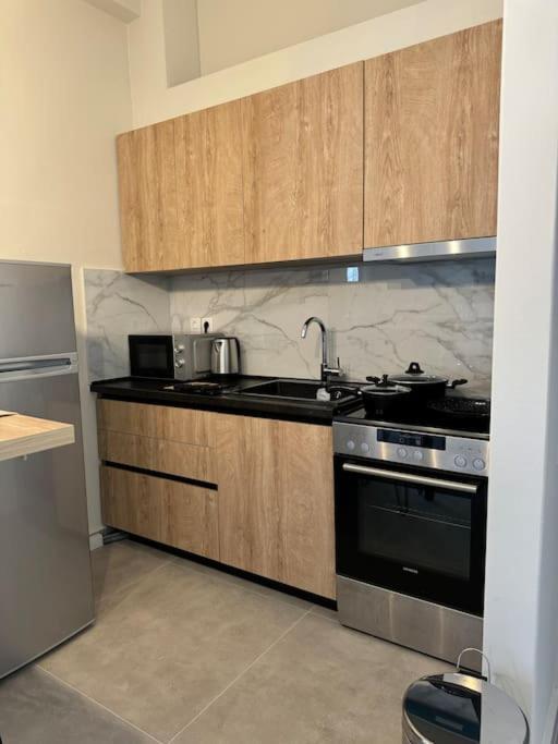 Seaviewapartment Ofrinion Luaran gambar