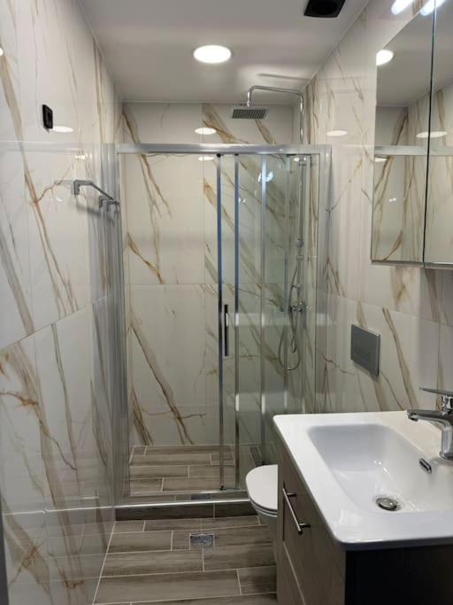 Seaviewapartment Ofrinion Luaran gambar